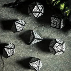 Q Workshop Dobbelstenen>Celtic 3D Revised Black & White Dice Set