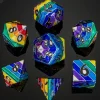 Hymgho Dobbelstenen>Pride Rainbow Metal Silver W/Black Numbers Dice Set (7)